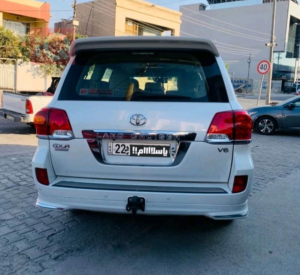 تۆیۆتا لاند کروزەر